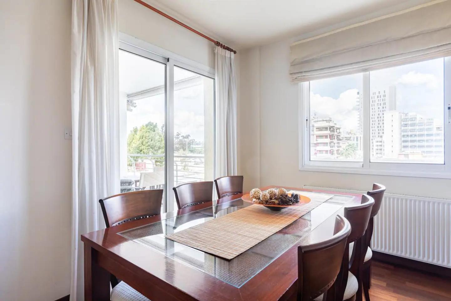 Warm Residence In The Heart Of The City Center - Balcony & View Nicosia Exterior photo
